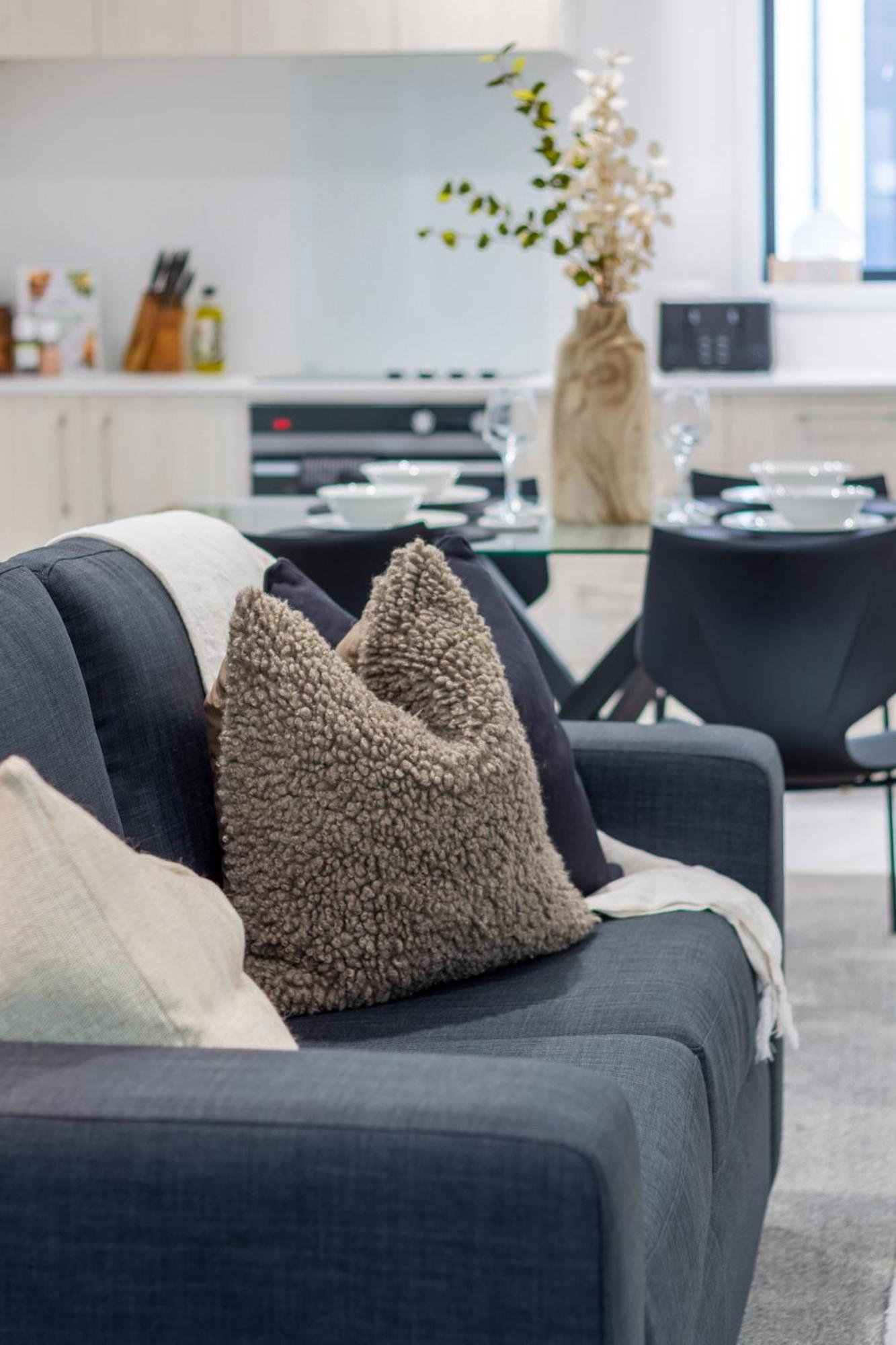 Discover Elegance - New Haven. 3 Bedroom Apartment *