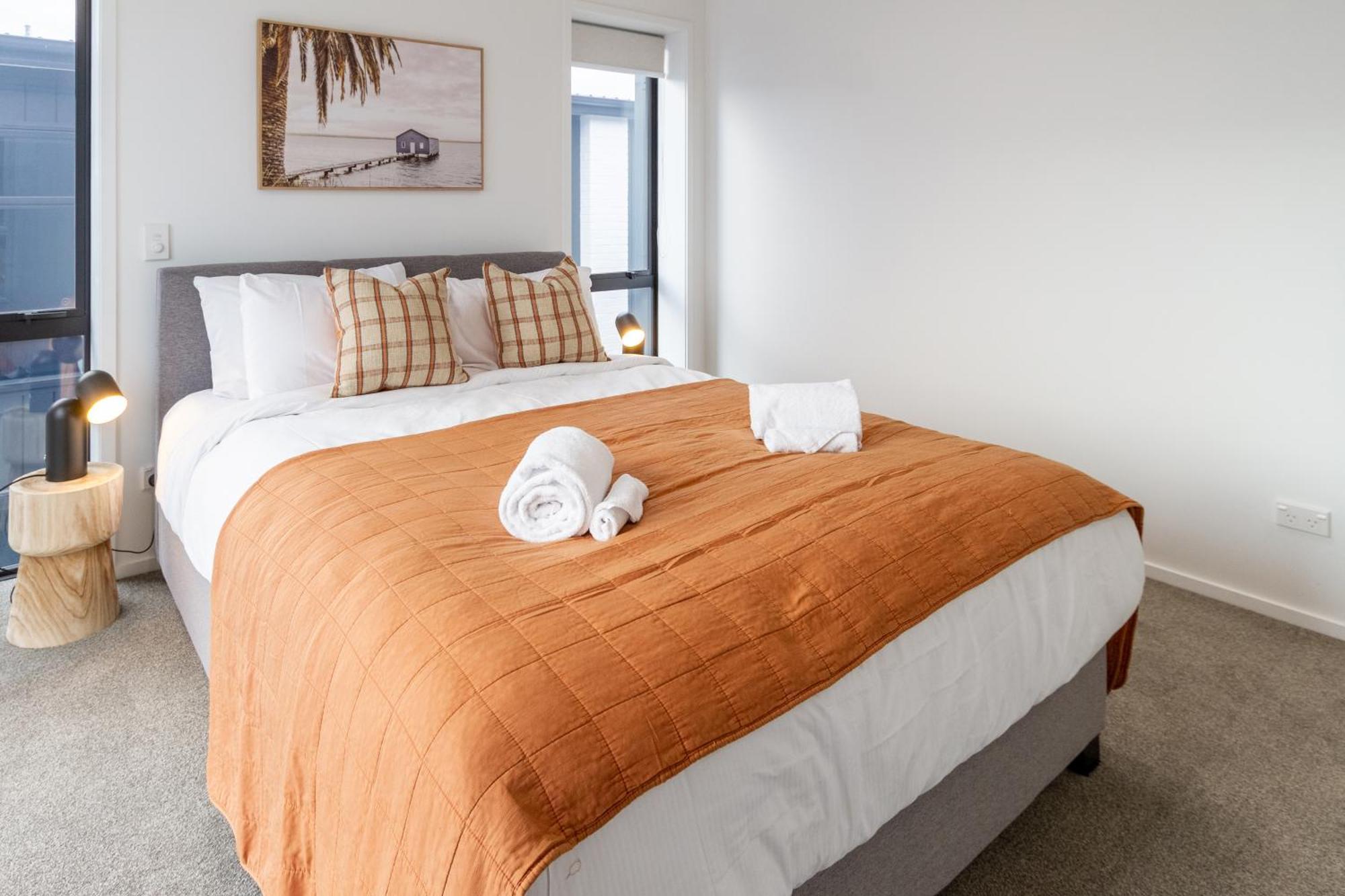 Apartment Discover Elegance - New Haven. 3 Bedroom *